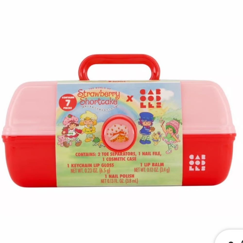 Price FIRM New Strawberry Shortcake LE Caboodle